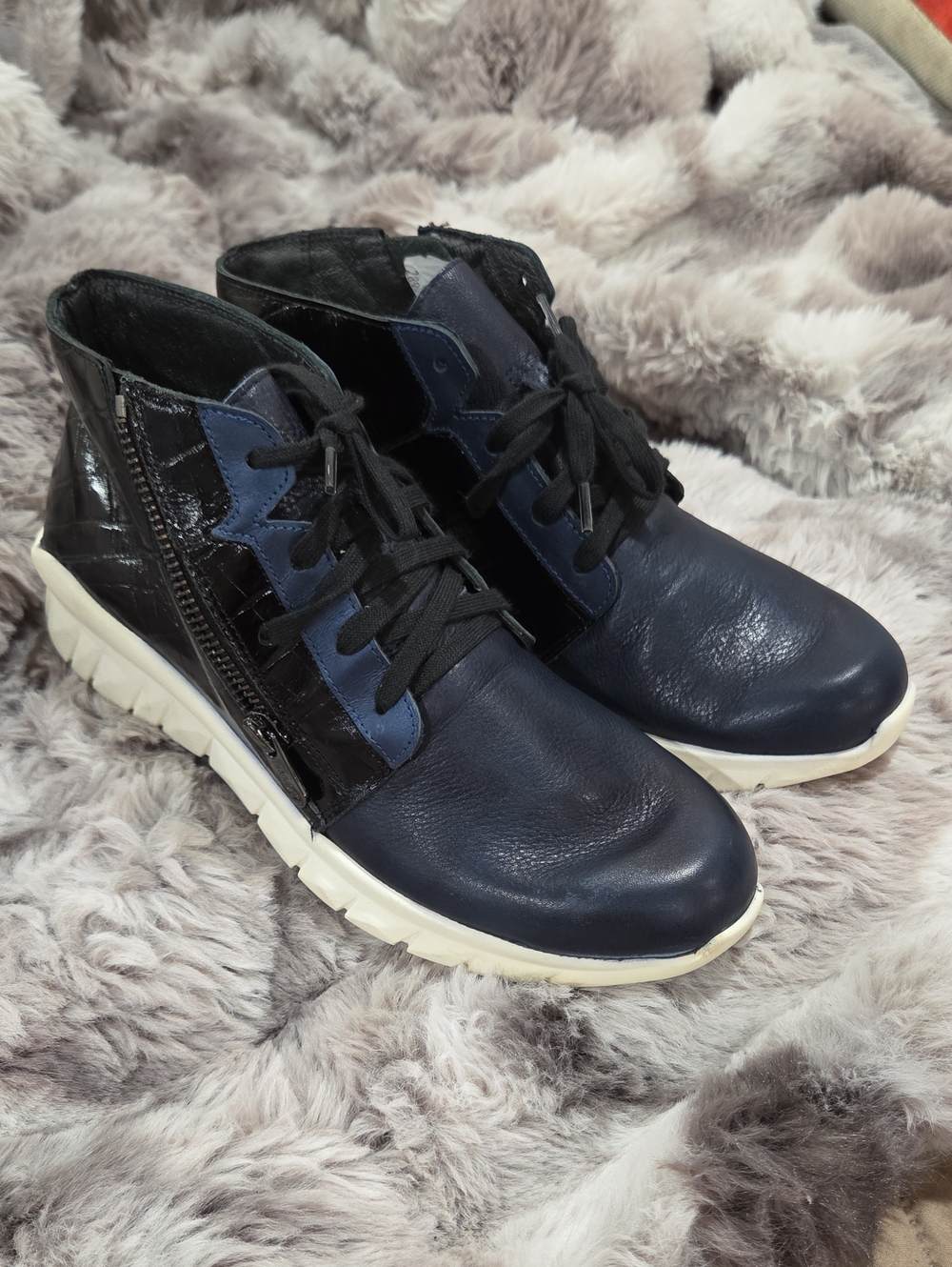 Naot Polaris Navy and Black Leather Boot